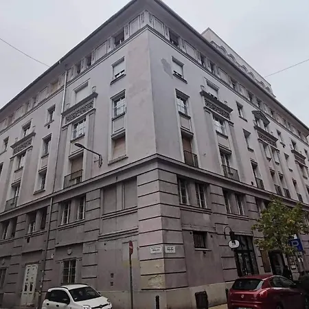 Perfect Located Flat With Gametable Apartamento