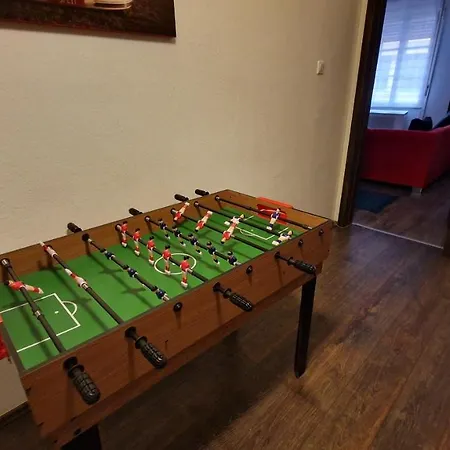 Perfect Located Flat With Gametable *