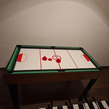 Perfect Located Flat With Gametable アパート *