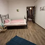 Perfect Located Flat With Gametable Apartman *